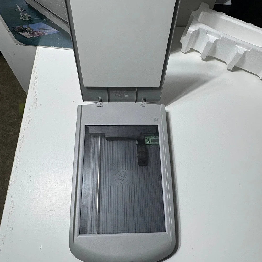 HP Scanjet 2300c Digital Flatbed Scanner Gray 600x1200 dpi Q2728A Boxed